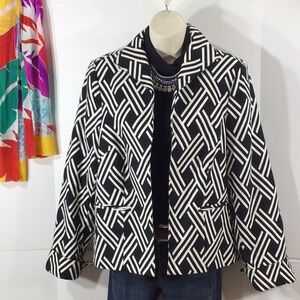 3 Sisters b/w textured open front jacket L